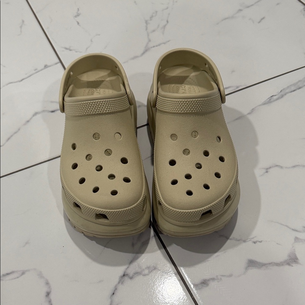 Woman’s crocs